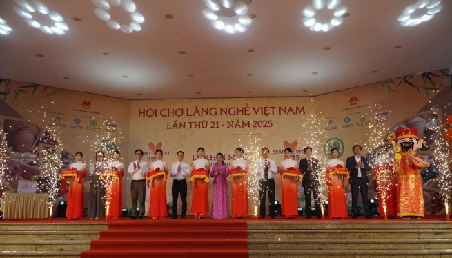 Opening of the 21st Vietnam Craft Village Fair in 2025