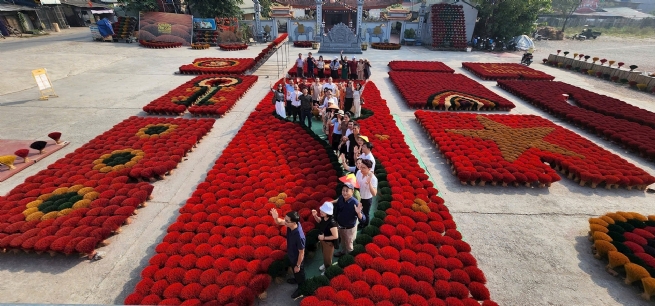 Hanoi Aims to Become Creative Tourism Hub Rich in Vietnamese Identity