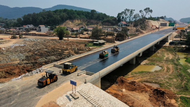 Vietnam Resilient Amid Economic Challenges