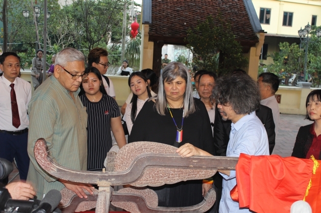 Son Dong: Aspiration to Reach the World from Traditional Handicraft Values