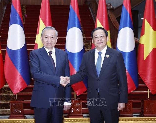 Vietnam, Laos Target US$10 Bln in Bilateral Trade