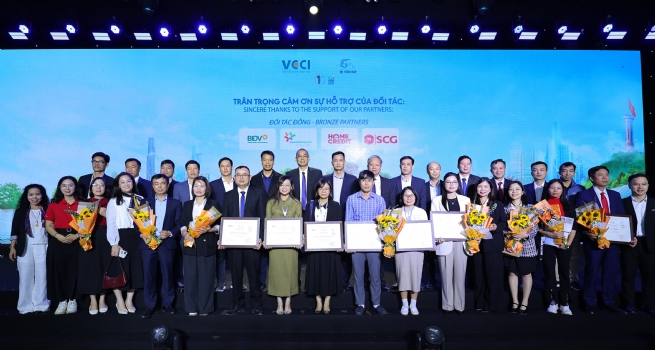 SCG and 7 Member Companies Pioneering Sustainability, Honored in the Top 10 Sustainable Businesses 2025 for Consistent ESG Strategy and  Net Zero Initiative