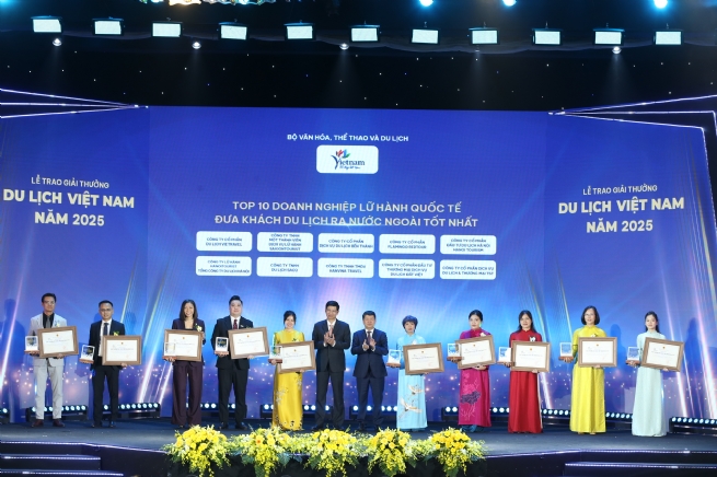 Vietnam Tourism Awards 2025 Honors 113 Outstanding Enterprises and Organizations