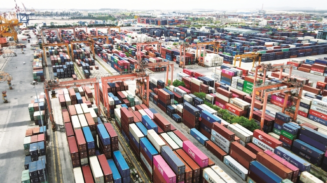 Vietnam Trade 2025: Record Volumes, Rising Value Challenges