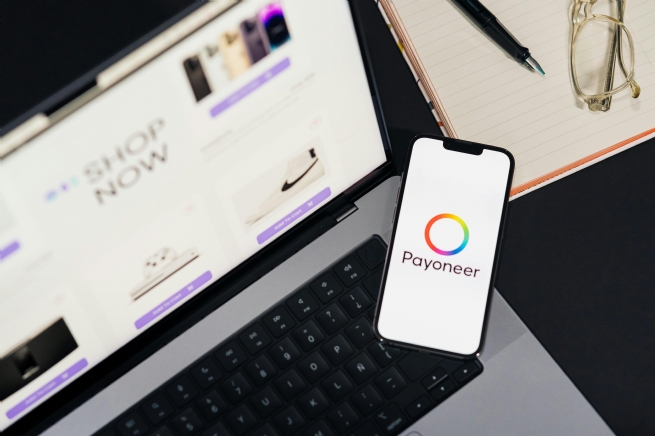 From Selling to Operating Globally:  Vietnam’s Next Phase of E-Commerce Export Growth