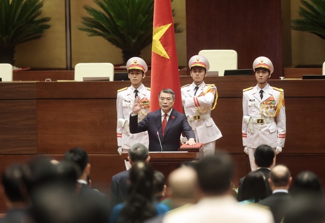 Le Minh Hung Unanimously Elected as New Prime Minister of Vietnam
